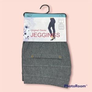 NWT Lildy Gray Jeggings Size L-XL